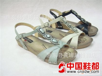 欧洲站 原单现货库存女鞋直销 奢华宝石交叉细带低跟坡跟凉鞋牛货