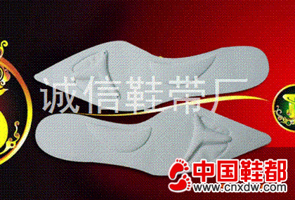 跑鞋