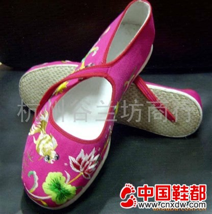 绣花手工布鞋