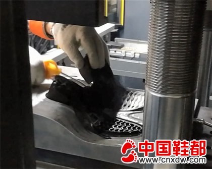 橡胶大底注射机 硫化机 全自动鞋底机