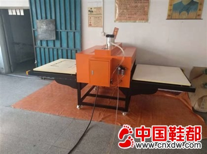供应高端服装厂机器气压大幅面升华机T恤印花机