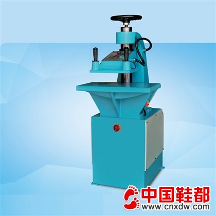 CH-810 摇臂式油压裁断机
