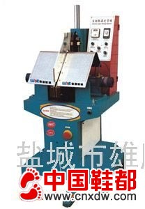XYJ-9B型靴面曲线定型机