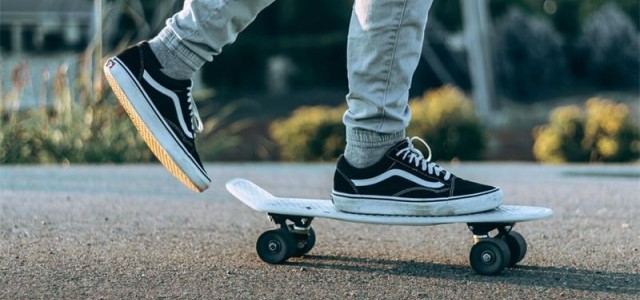 Vans母公司公布2020Q2财报：全球收入同比下降18%，中国市场净销售额增长16%