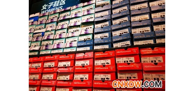 一年关店200家 361°不行了？