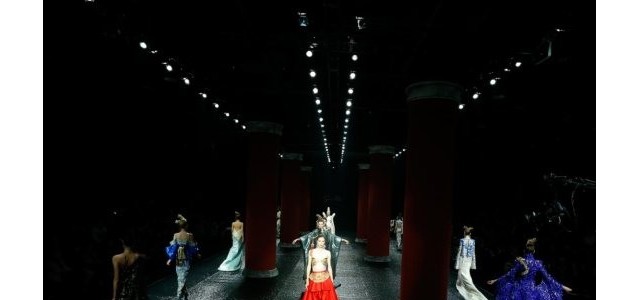 国际时装周·郭培东宫系列展现东方美学