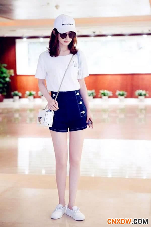 烂大街的小白鞋 穿好今夏继续火 你搭配对了吗