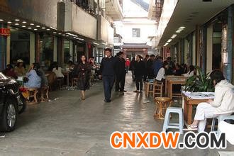 云南瑞丽翡翠批发市场