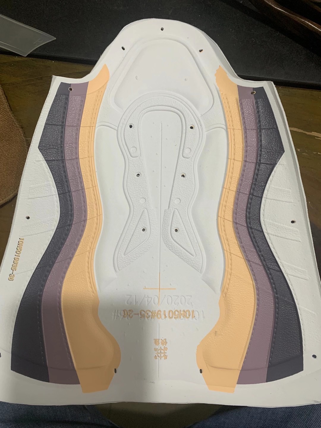5D立体鞋面 真空吸纹鞋面