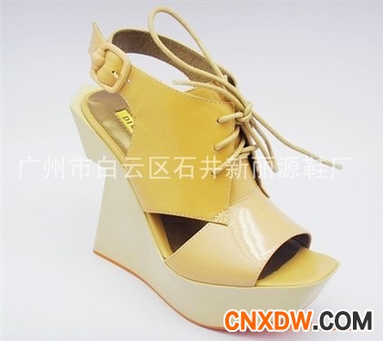 2012春夏新款女鞋批发欧美时尚真皮异性坡跟系带凉鞋