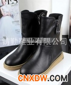 时尚大圆头中靴