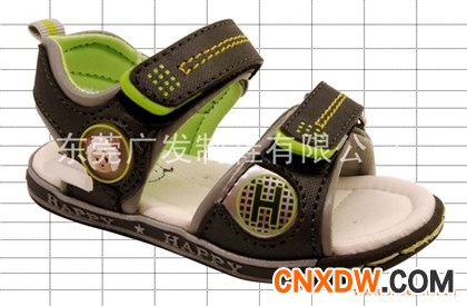 男童凉鞋