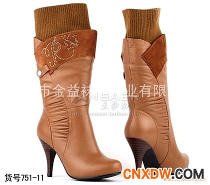女式靴子