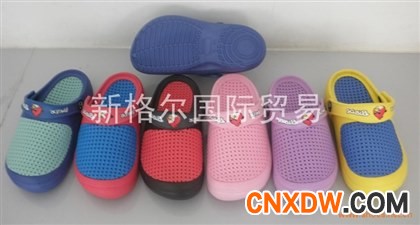 儿童洞洞凉鞋，透气网格沙滩鞋，卡洛驰凉鞋，2012新款，爆款