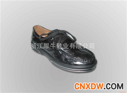 休闲运动鞋