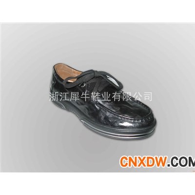 休闲运动鞋
