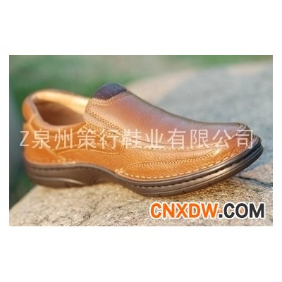 休闲皮鞋