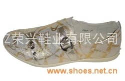 休闲皮鞋