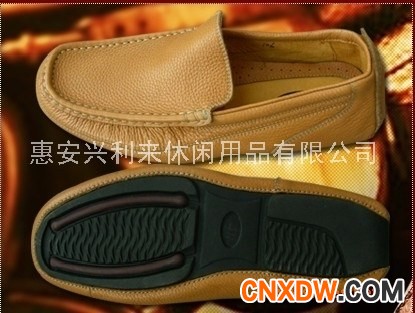 休闲皮鞋