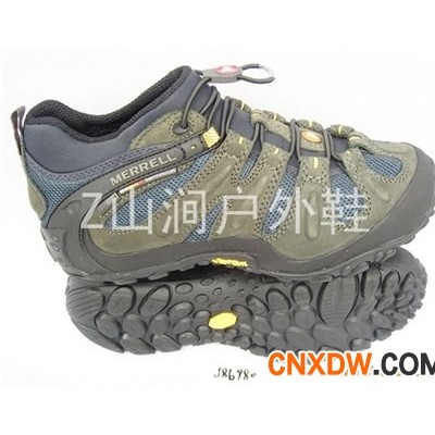 登山鞋