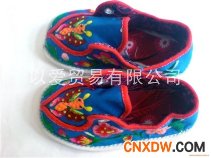纯手工婴童绣花布鞋