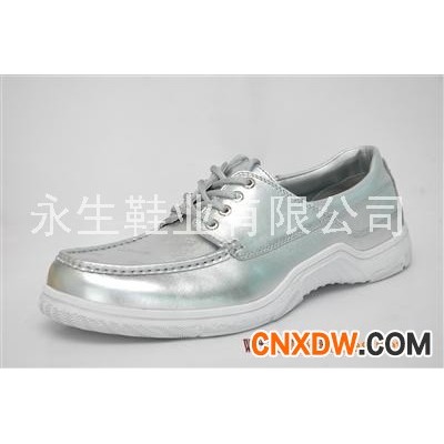休闲皮鞋