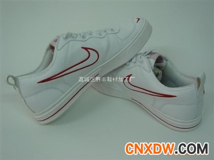 NIKE休闲鞋