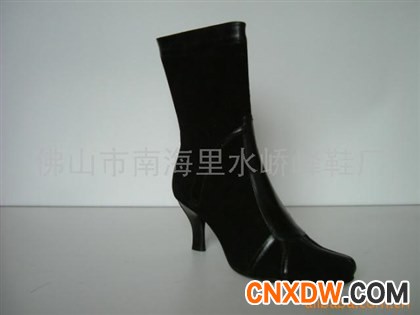 女靴