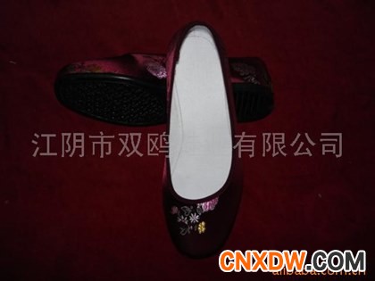 注塑绣花鞋