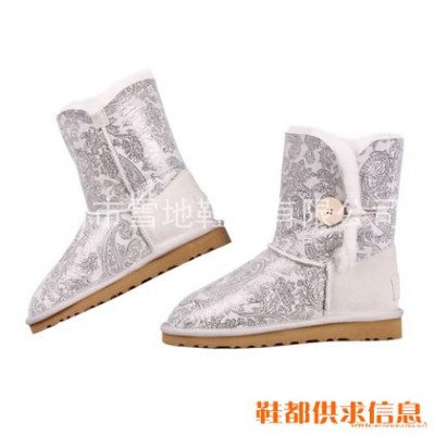 厂家生产韩版时尚潮流木扣 雪地靴