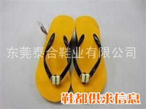 供应简约大方坡跟人字拖鞋