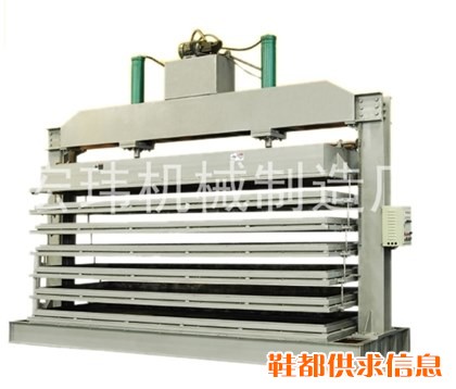 高发泡成型机