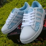 Z阿迪达斯adidas三叶草 时尚印花女..