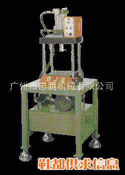 四柱油压机
