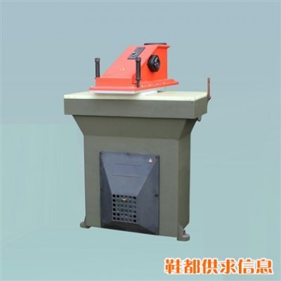 LX-107-摇臂裁断机