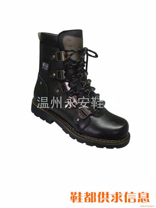 高帮皮鞋